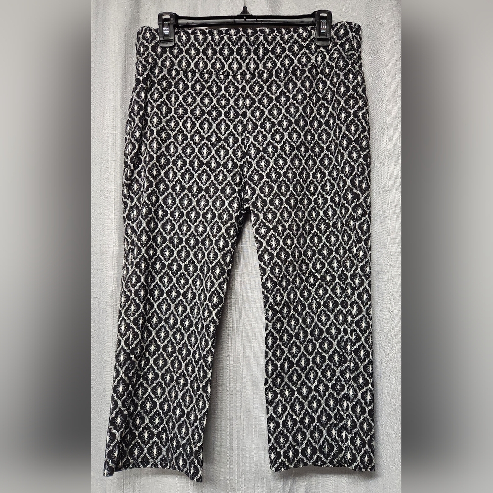 ZOE+PHOEBE Black/White Patterned Capri Pants - Women's Large